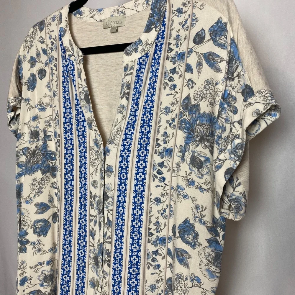 Chenault Womenʻs Cream | Blue Split Neck Button Down Short Sleeve Blouse Large
